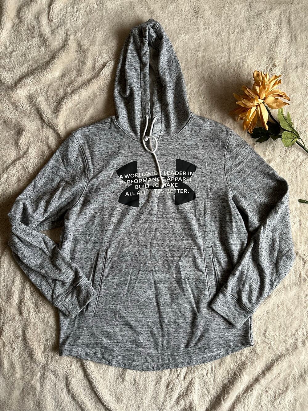 Under Armour Sweatshirt Size Medium Loose